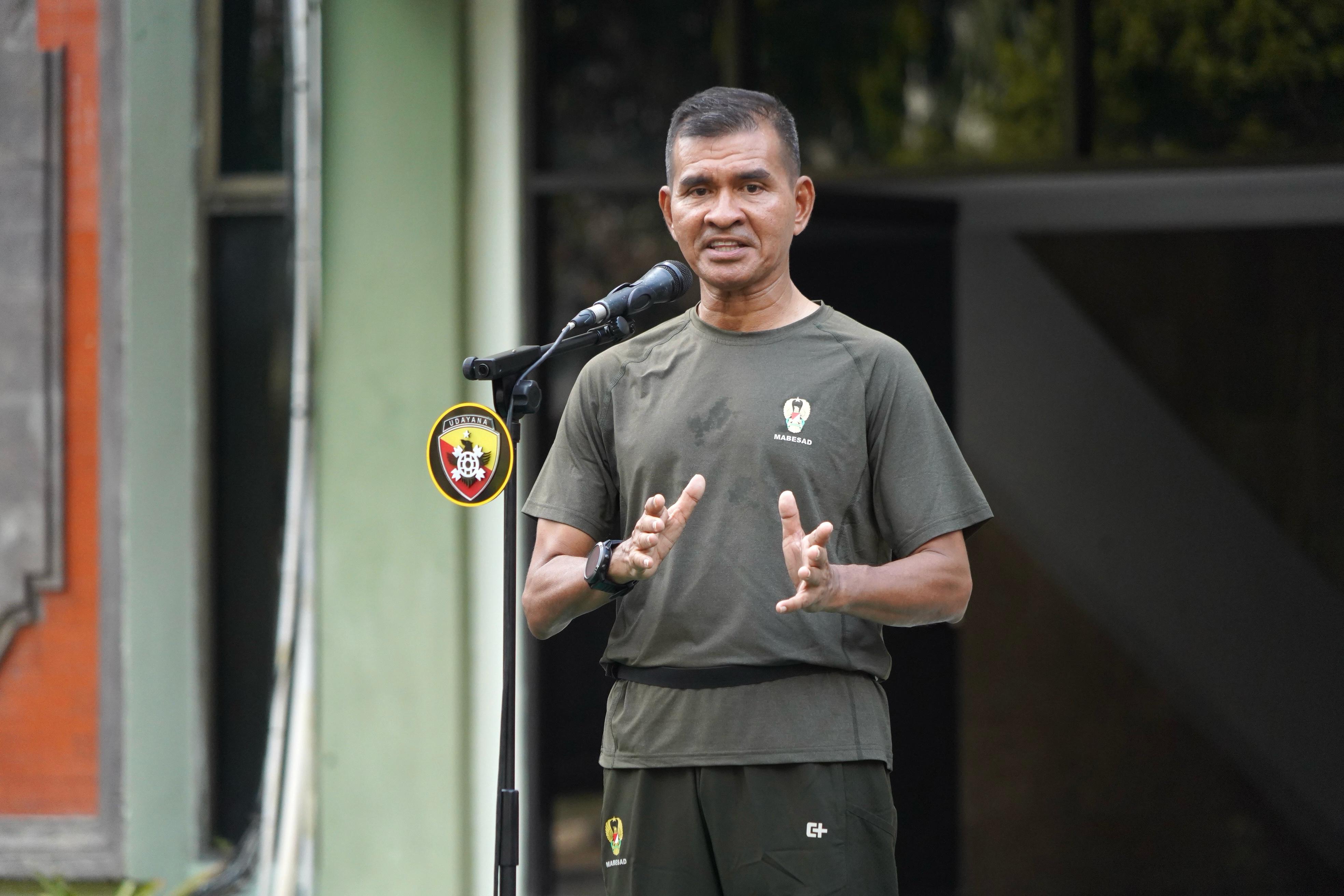 Pangdam Zamroni Olahraga Bersama Prajurit dan PNS Makodam IX/Udayana