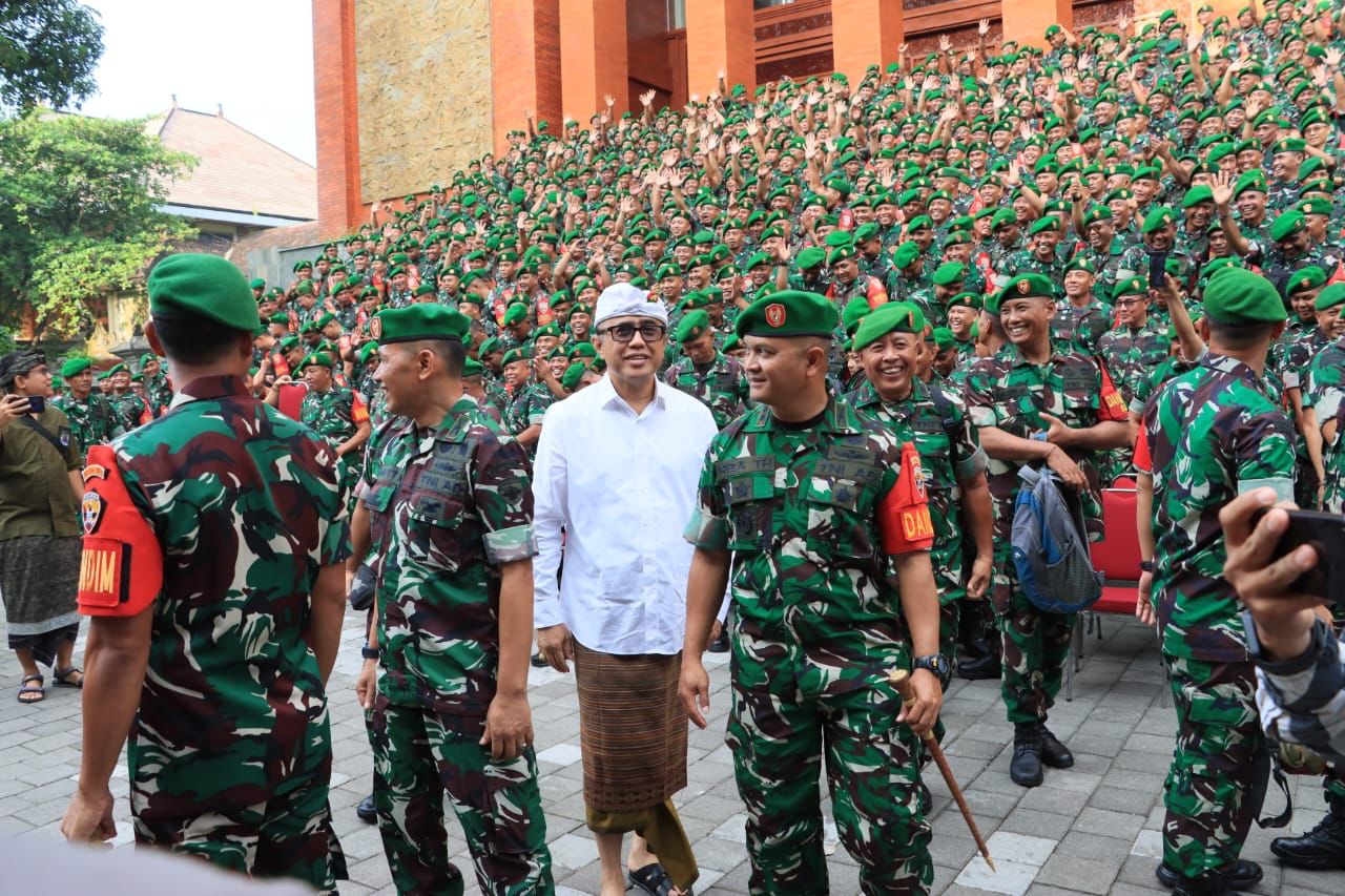 Hadiri Apel Babinsa Jajaran Korem 163/Wirasatya, Wali Kota Jaya Negara: Komitmen Perkuat Sinergitas, Wujudkan Keamanan dan Ketertiban