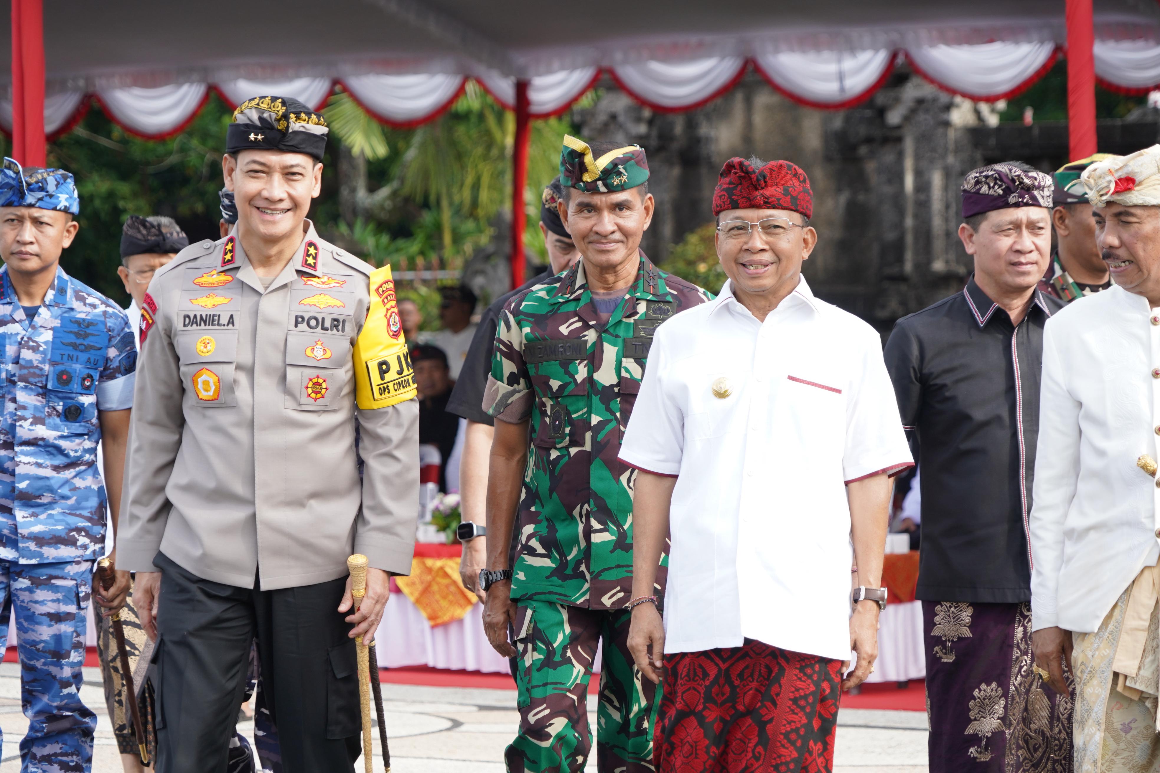 Pangdam Zamroni Hadiri Gelar Agung Pecalang Bali 2025