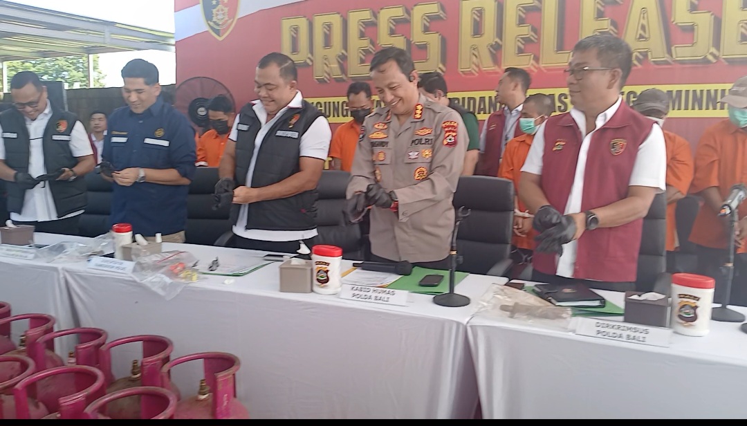 Polri Ungkap Pengoplos Gas LPG Bersubsidi Beromset Rp. 650 Juta/Bulan