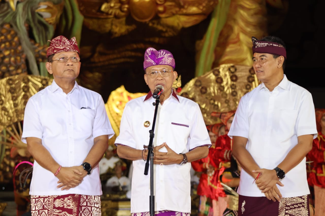 Kado HUT Ke-421 Kota Singaraja, Gubernur Wayan Koster Komit Tuntaskan Infrastruktur Jalan, Pelabuhan dan Sports Center