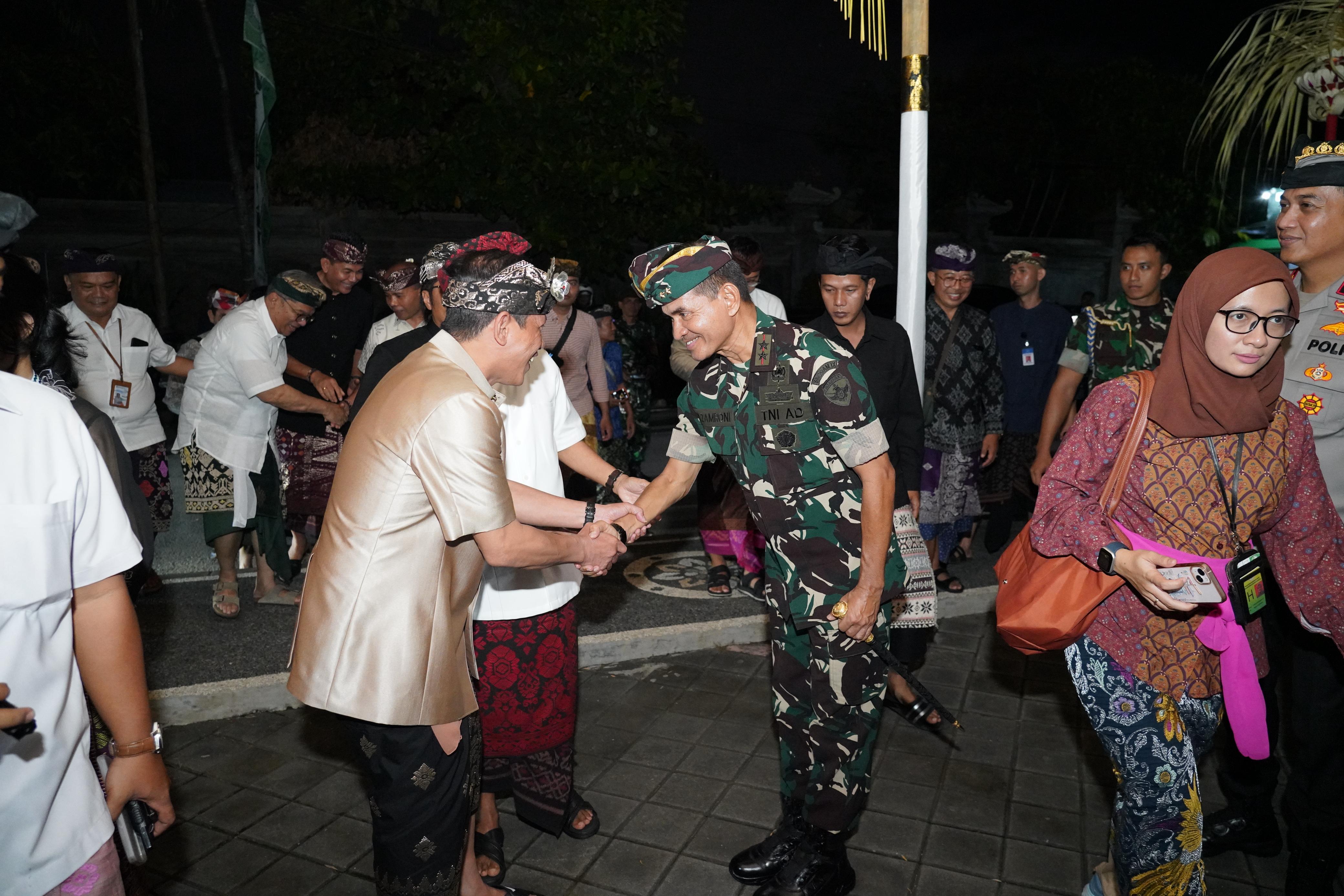 Pangdam Zamroni: Kodam IX/UDY Dukung Penuh Gerakan Bali Bersih Sampah