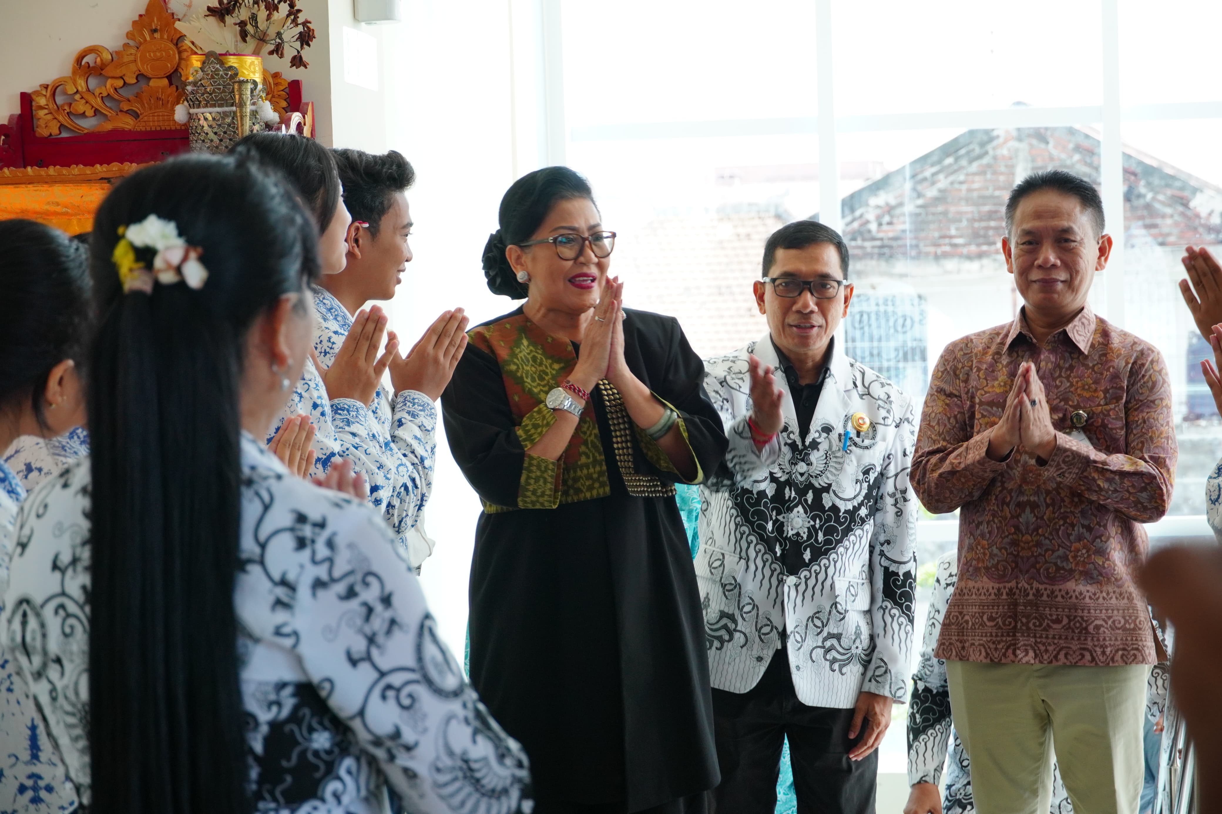Putri Koster Ajak PGRI Bali Sosialisasikan Pengelolaan Sampah Berbasis Sumber Lewat Lomba Menulis
