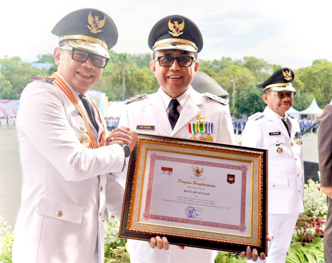 Wali Kota Jaya Negara Terima Penghargaan Prestasi Tingkat Nasional dalam Penyelenggaraan Pemerintahan Daerah dengan Kinerja Tinggi