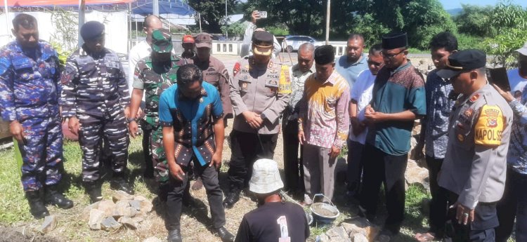 Peletakan Batu Pertama Mushola Al-Ikhlas Polsek Reo, Wujud Sinergi Polri dan Masyarakat