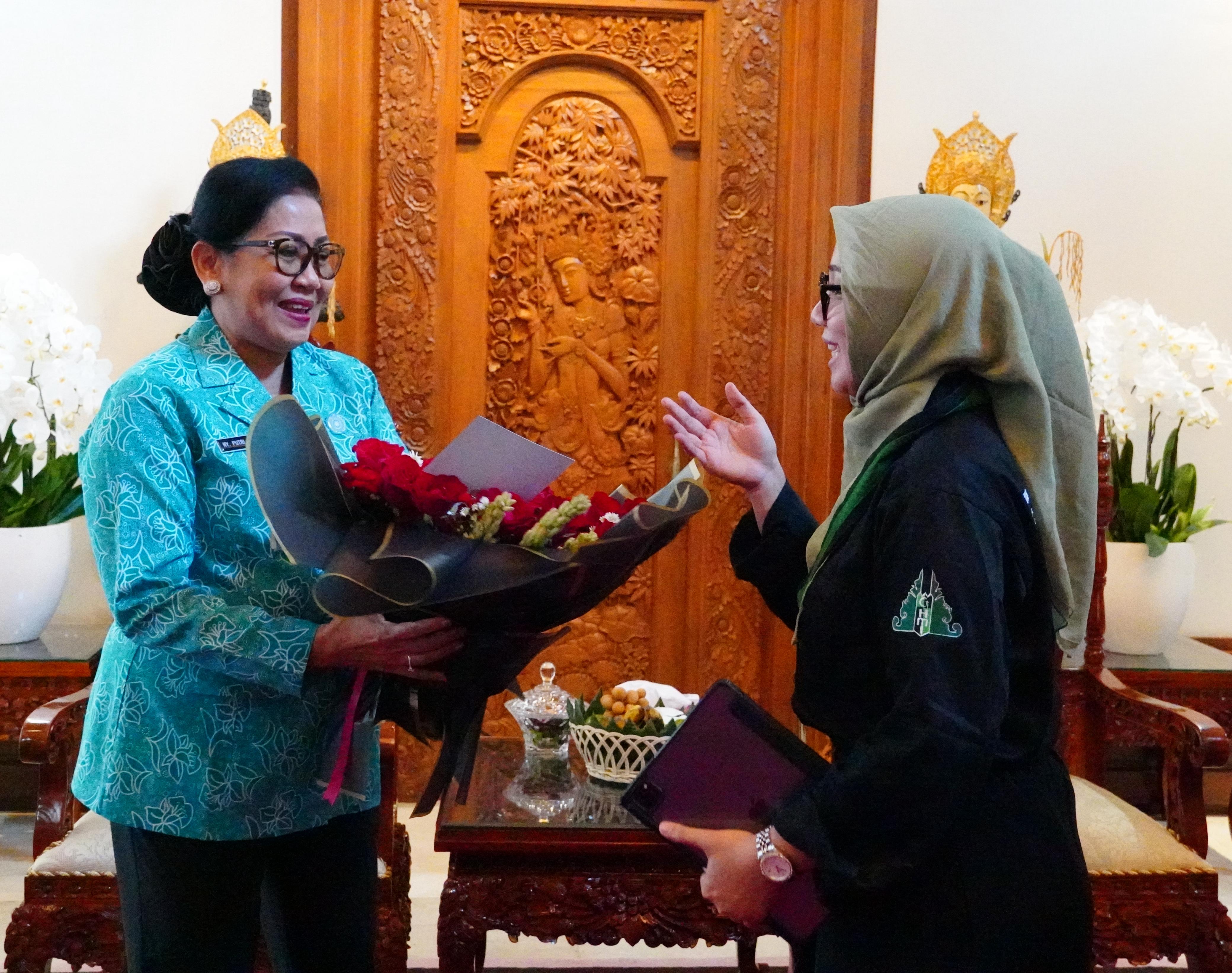 Terima HMI Bali, Putri Koster Jelaskan Program Satu Keluarga Satu Sarjana