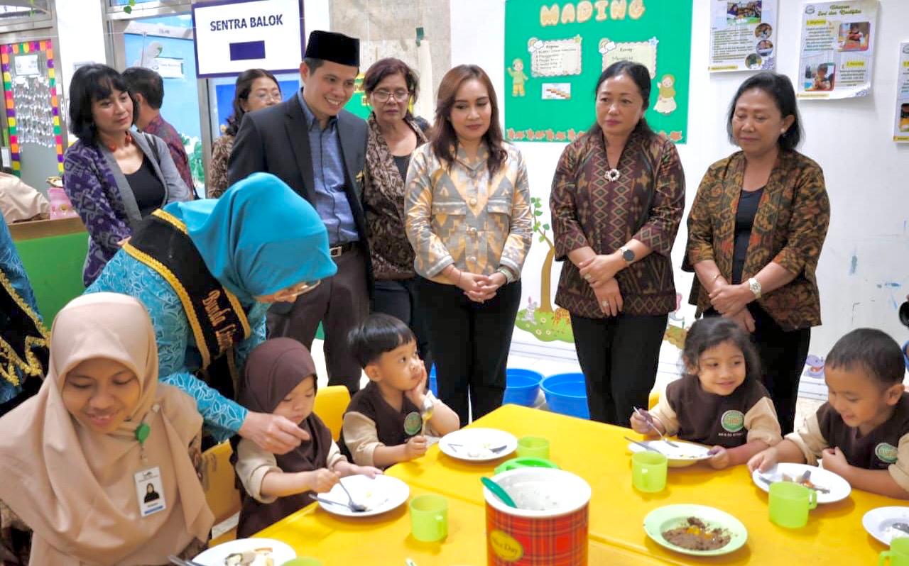 Ny. Antari Jaya Negara Pimpin Rombongan Studi Komparatif Bunda PAUD se-Kota Denpasar Ke Jakarta Pusat