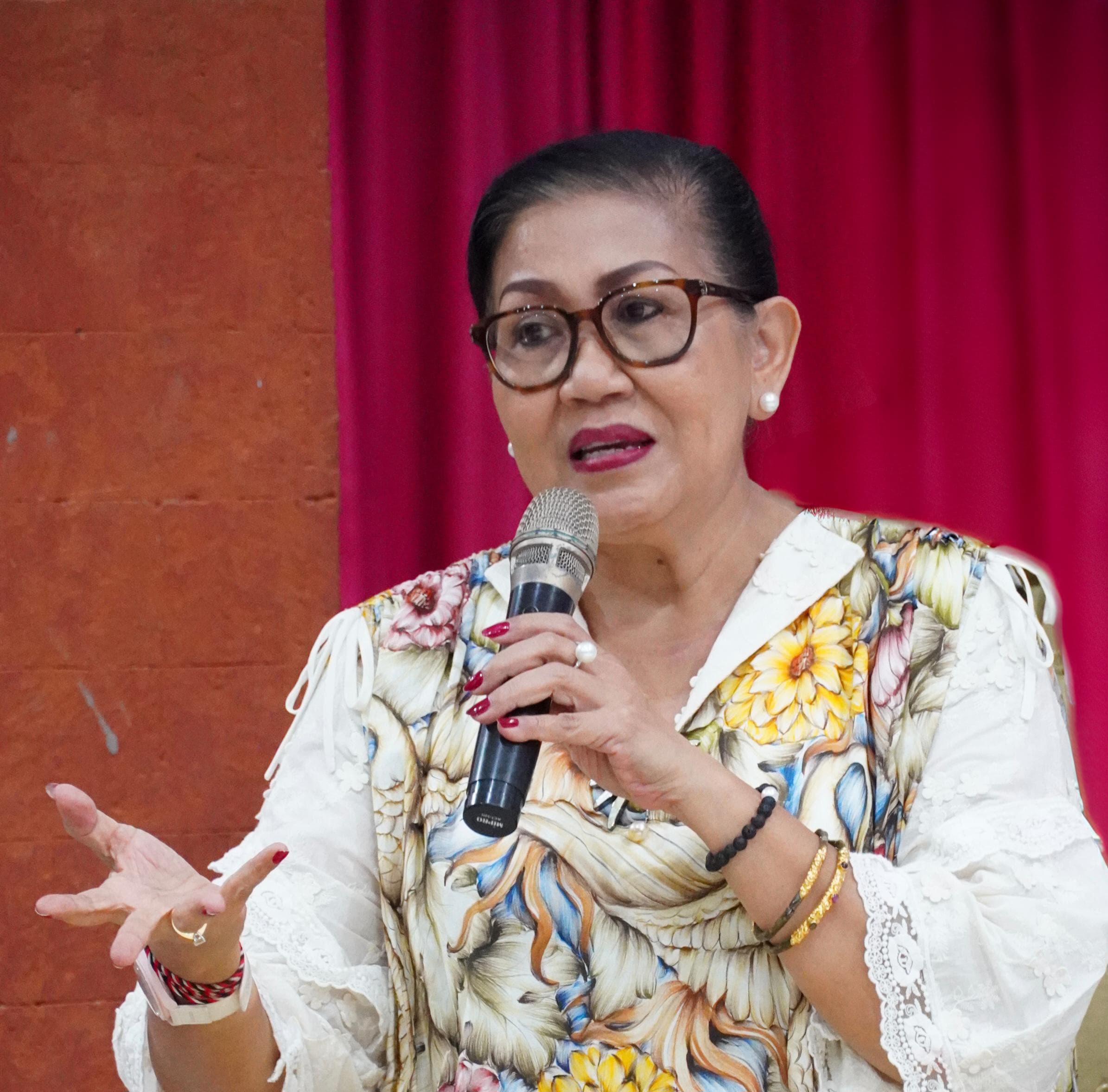 Latihan Bersama Sakaa Gong SMKN 5 Denpasar, Putri Koster Ajak Generasi Muda untuk tidak Takut Berolah Seni