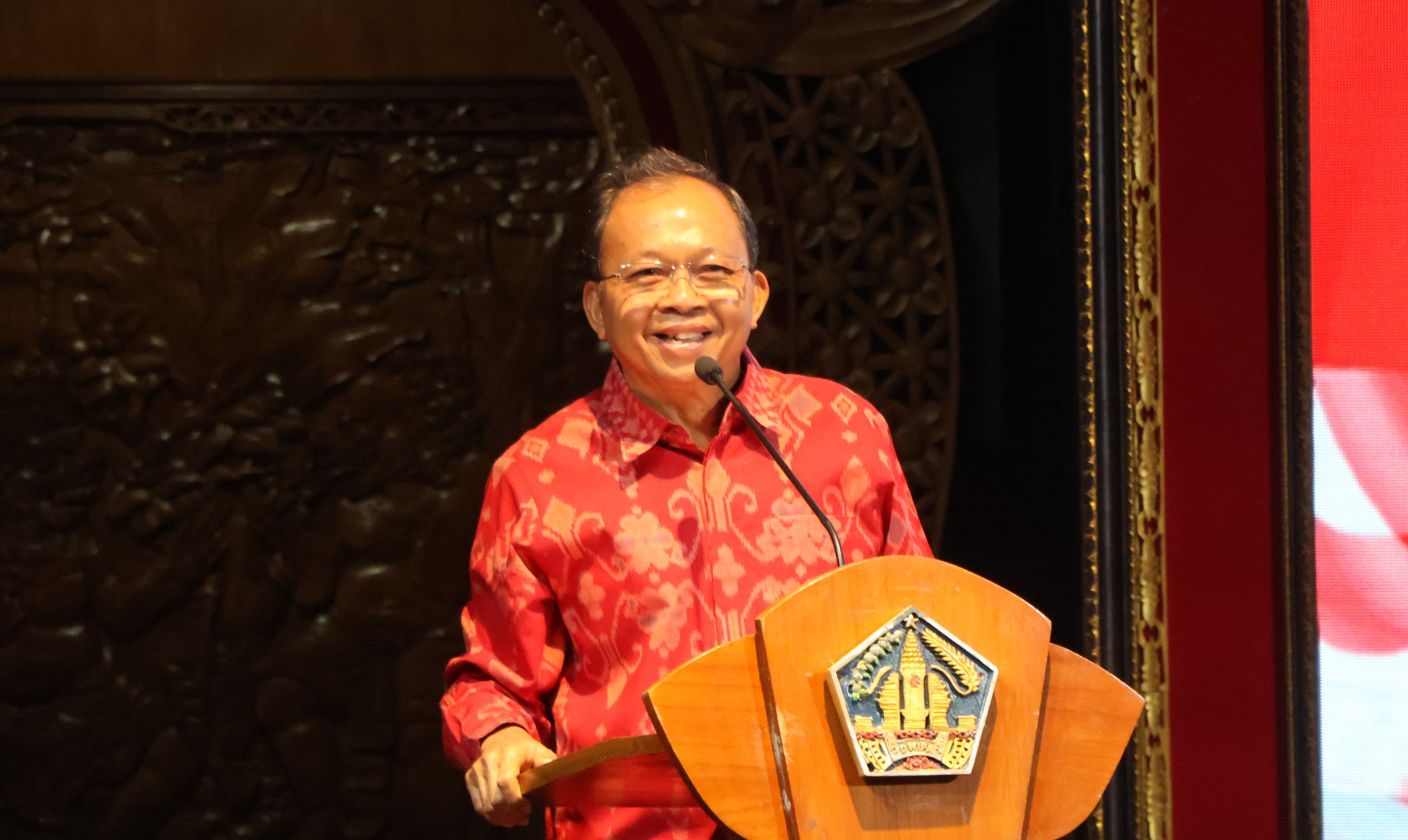 Gubernur Koster Kumpulkan Pelaku Usaha, Minta Segera Jalankan Gerakan Bali Bersih Sampa