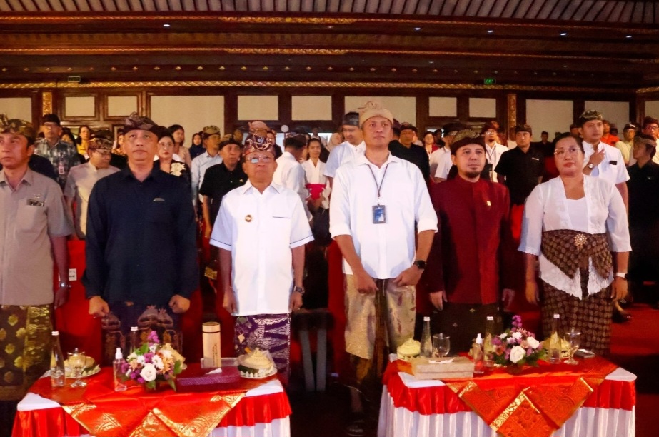 Pasang PLTS Atap, Living World: Kami Support Gubernur Koster, Hemat, Ramah Lingkungan, dan Estetika
