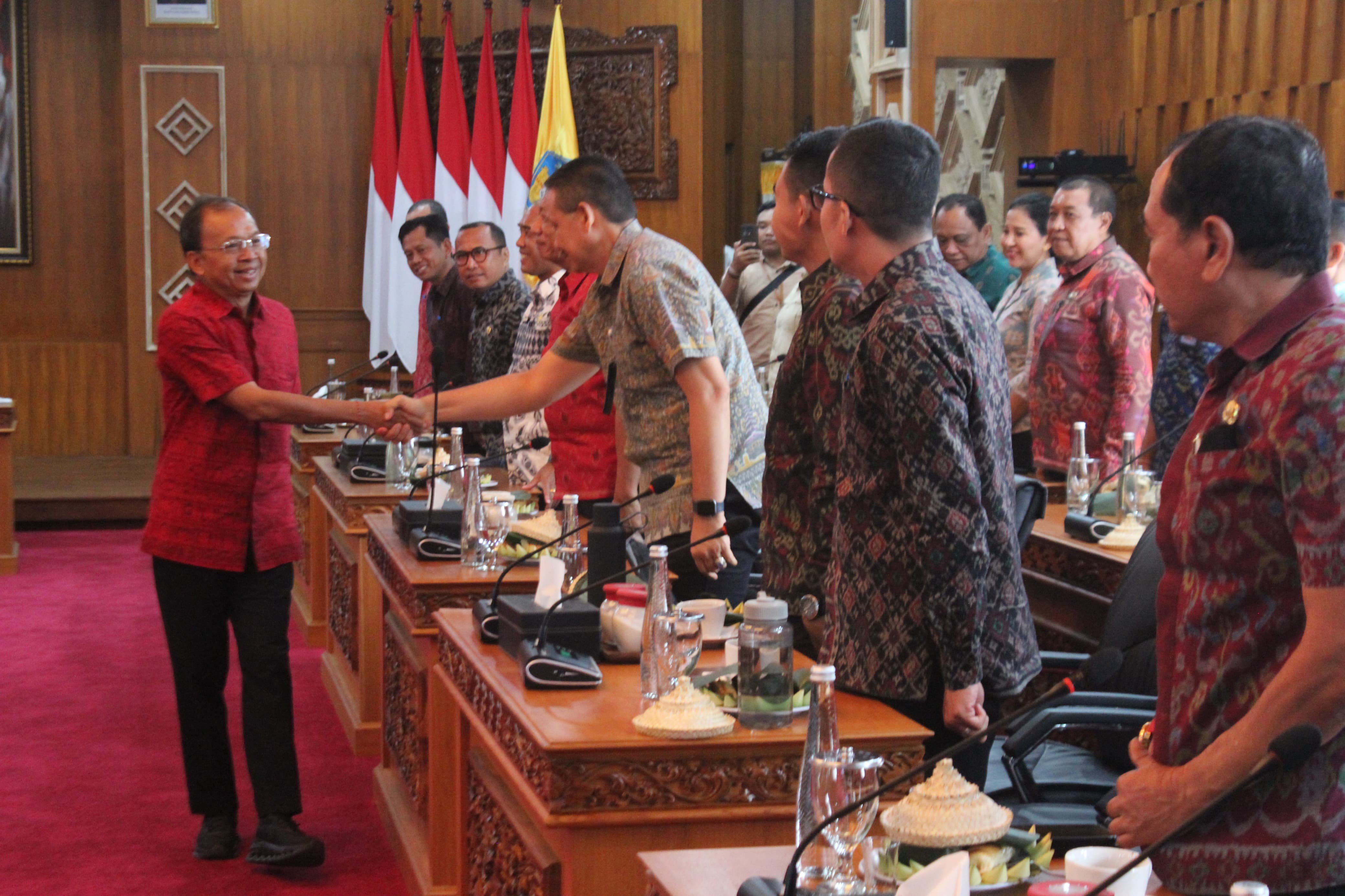 Koster Geram! Bentuk Tim Khusus Usut Usaha Asing yang Kepung UMKM Lokal di Bali