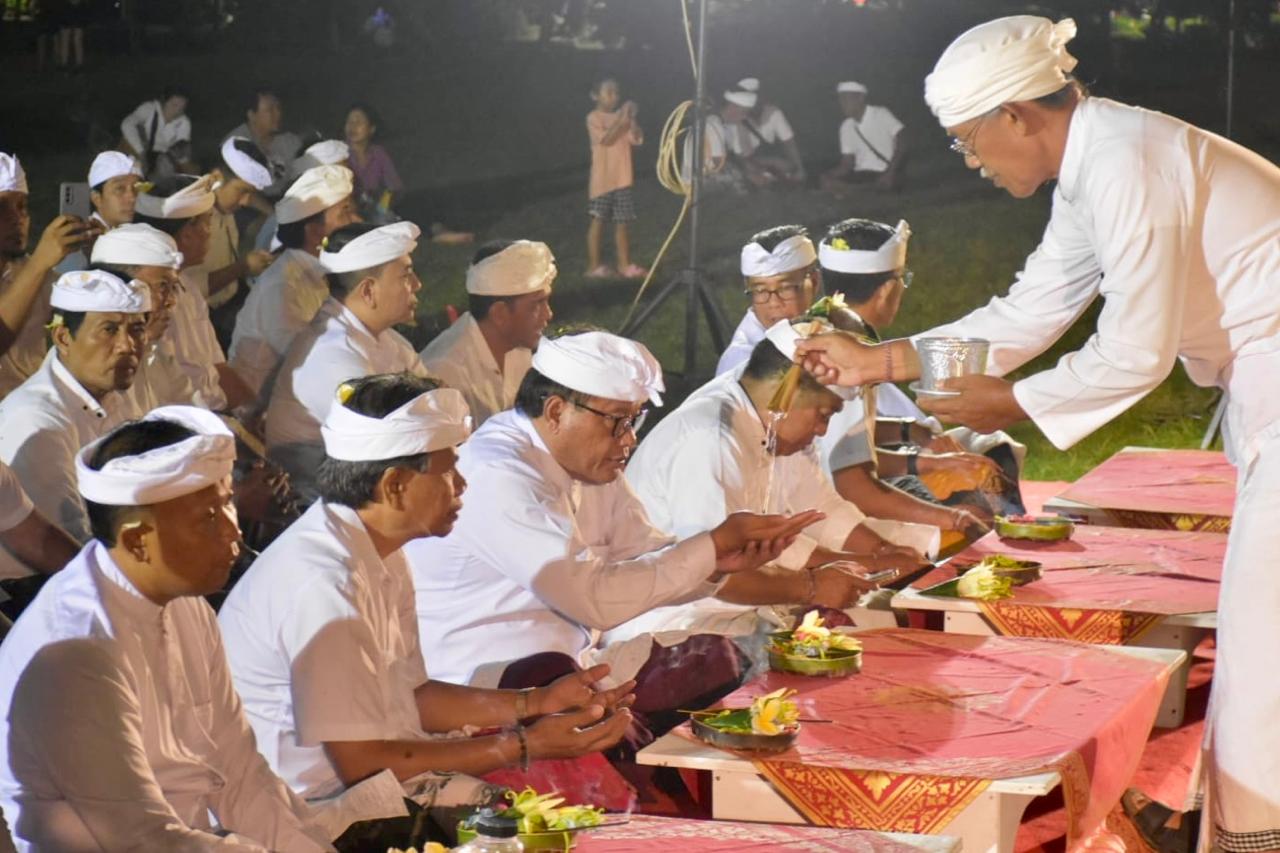 Pemkot Denpasar Gelar Pitenget Tumpek Krulut Sebagai Rahina Tresna Asih
