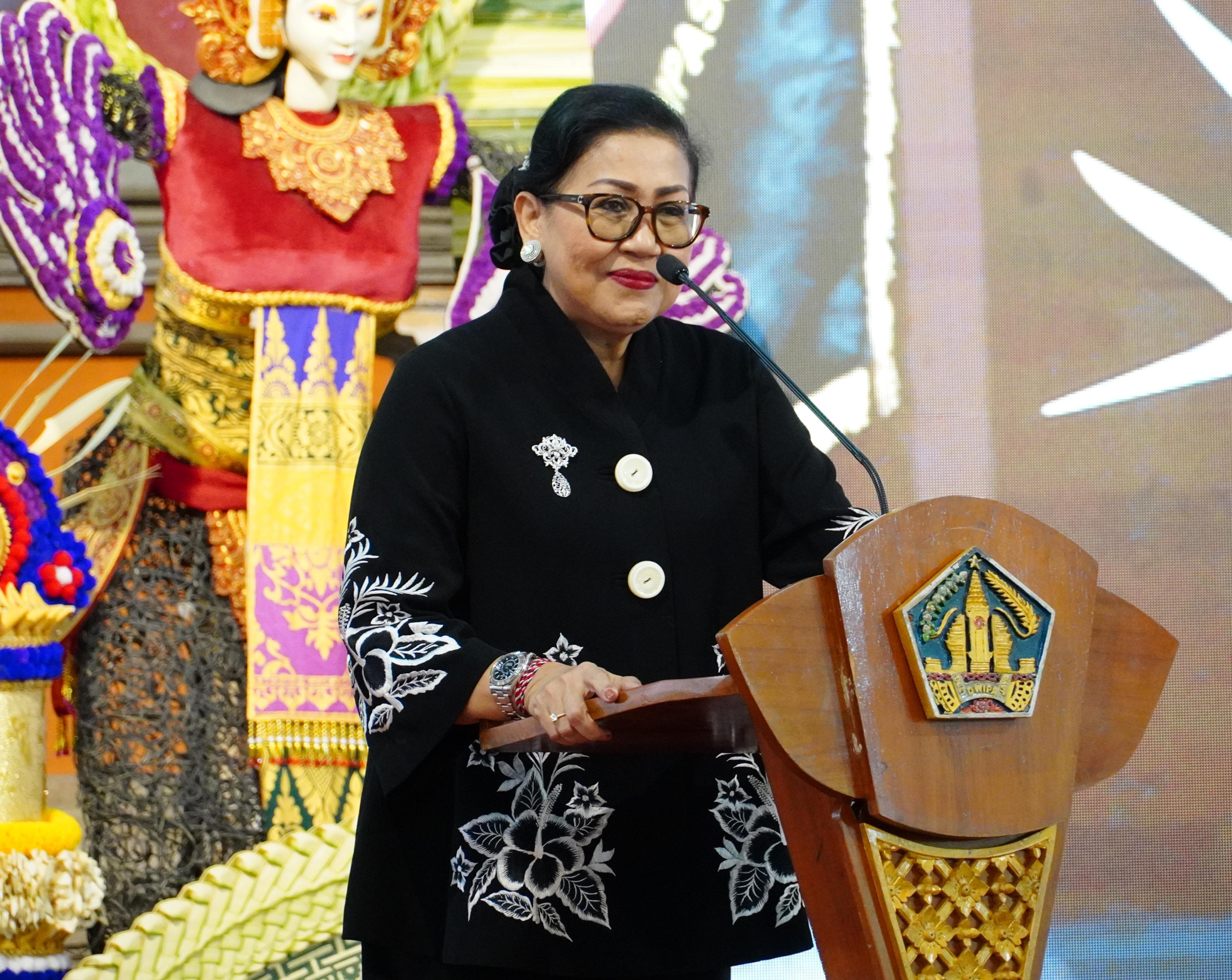 Ibu Putri Koster Hadiri HUT Ikatan Bidan Indonesia Provinsi Bali: Dorong Profesionalisme dan Peran Aktif Cegah Stunting