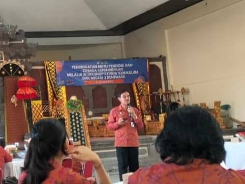 SMK Negeri 3 Denpasar Gelar Review Kurikulum Pendalaman