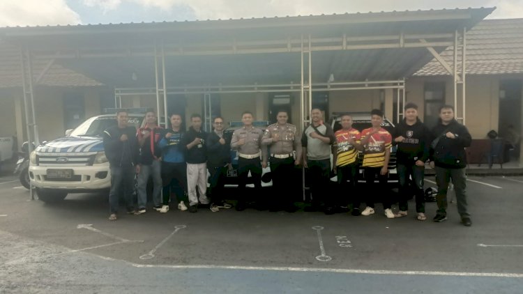 Operasi Patuh Turangga 2025, Satlantas Polres Manggarai Gelar Giat Masyarakat Terorganisir Bersama Komunitas Motor Classic 