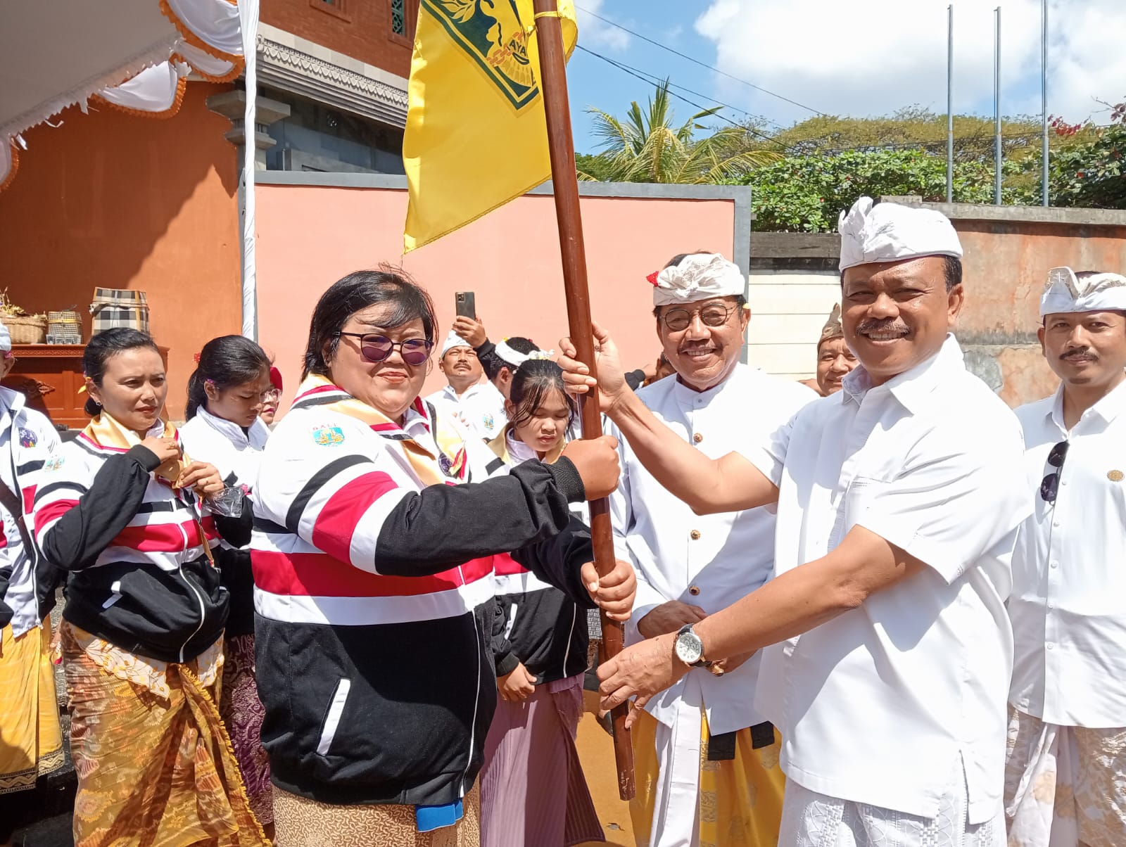 Sekda Dewa Indra Lepas Kontingen Pramuka Berkebutuhan Khusus Menuju Cibubur