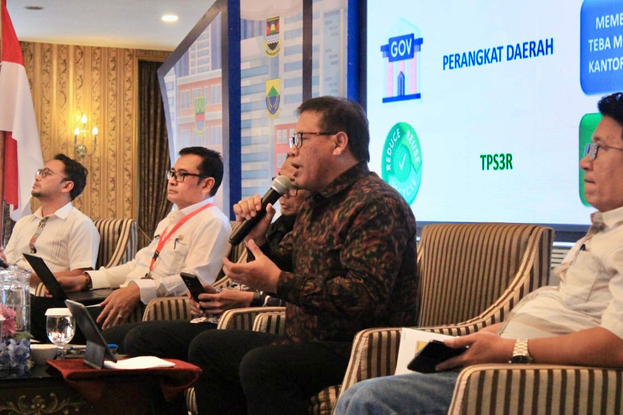 Sinergikan Program Pengelolaan Sampah Bersama Pemerintah Pusat: Pemkot Denpasar Lakukan Evaluasi, Komitmen Perkuat UPTD