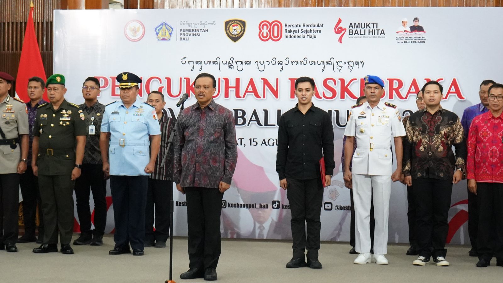 Sekda Dewa Indra Kukuhkan Paskibraka Bali, Siap Kibarkan Merah Putih di HUT ke-80 RI