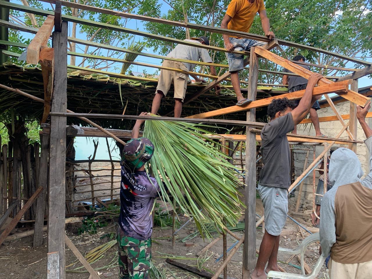 Karya Bakti Satgas Pamtas Mewujudkan Dapur Impian di Desa Humusu Wini