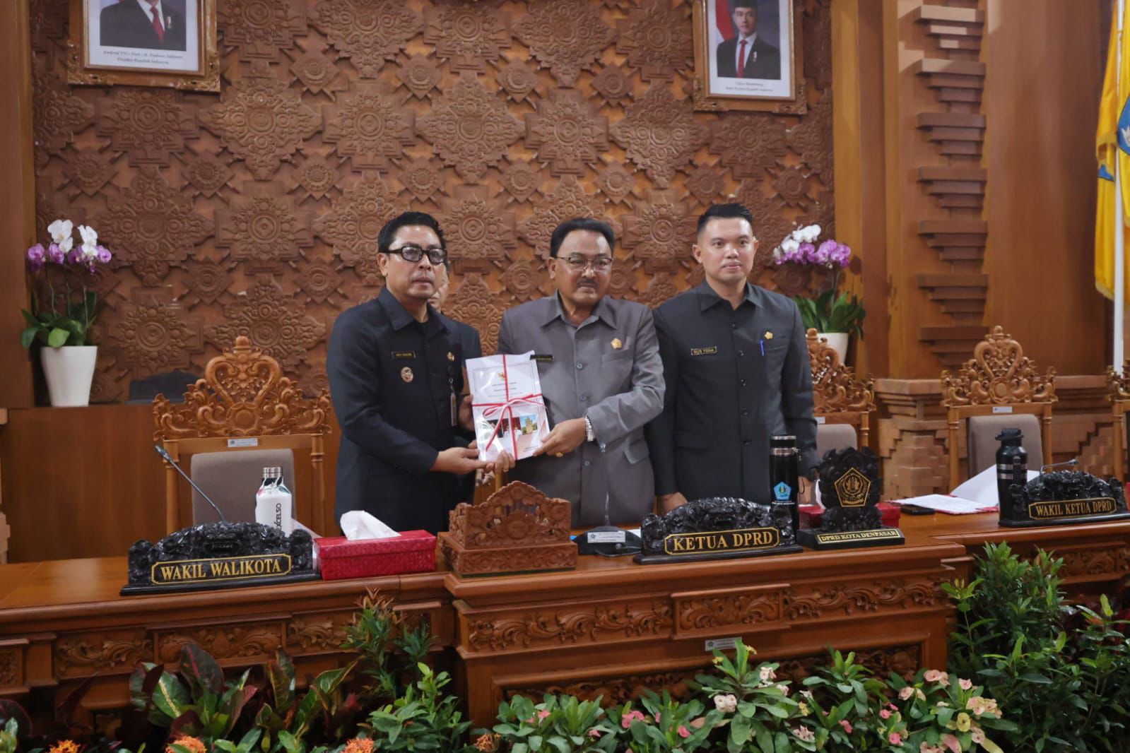 DPRD Kota Denpasar Gelar Sidang ke-30, Wawali Arya Wibawa Sampaikan Ranperda Penambahan Penyertaan Modal Daerah Pada PT. BPD Bali
