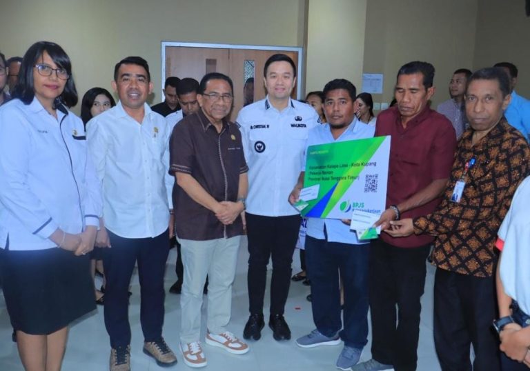 Gubernur NTT Melki Laka Lena Bersama Walikota Kupang dan Mohammad Ansor Gandeng BPJS & Bank NTT Lindungi Pekerja Rentan