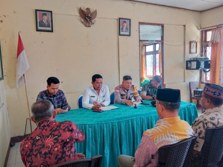 Kapolsek Reo Bersama Camat Reok, Hadir Rapat Koordinasi Kelangkaan BBM di Kecamatan Reok