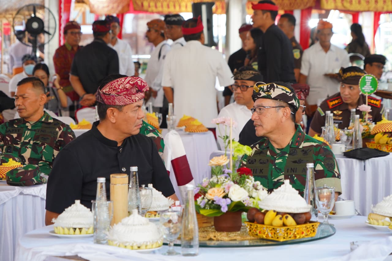 Pangdam IX/Udayana Hadiri Peluncuran Program “Jaga Desa” di Kejati Bali