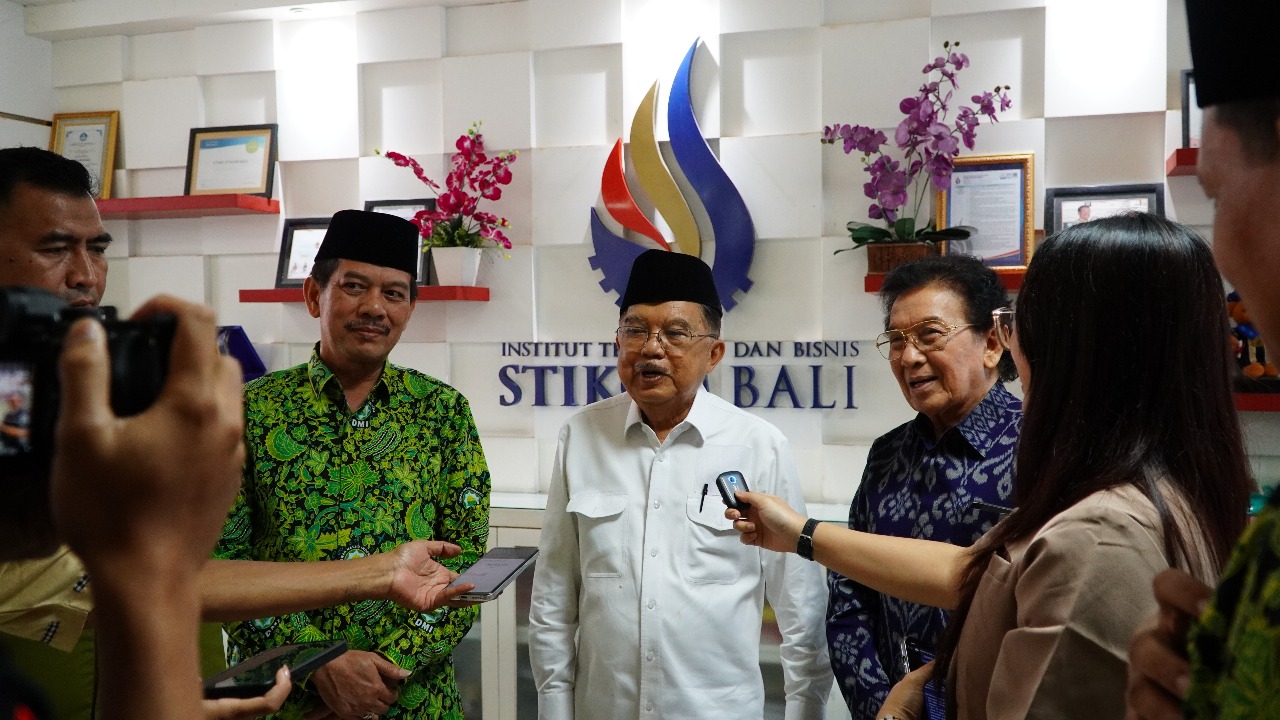 JK Minta Mahasiswa Jangan Berpikir Kerja di Pemerintahan