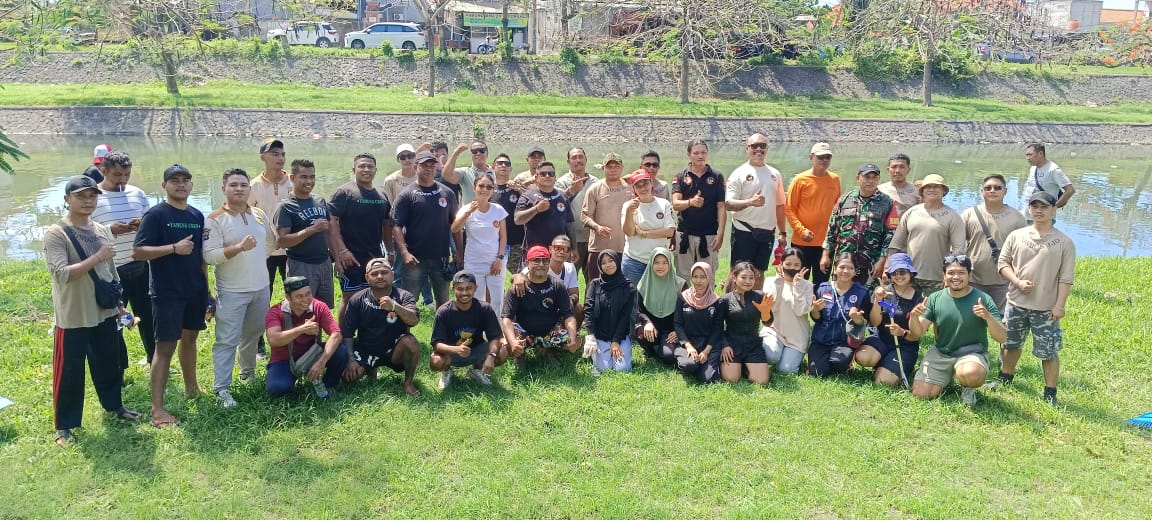 Aksi Bersih Sungai Taman Pancing Pasca Banjir, Semangat Gotong Royong Pemuda untuk Bali Lestari
