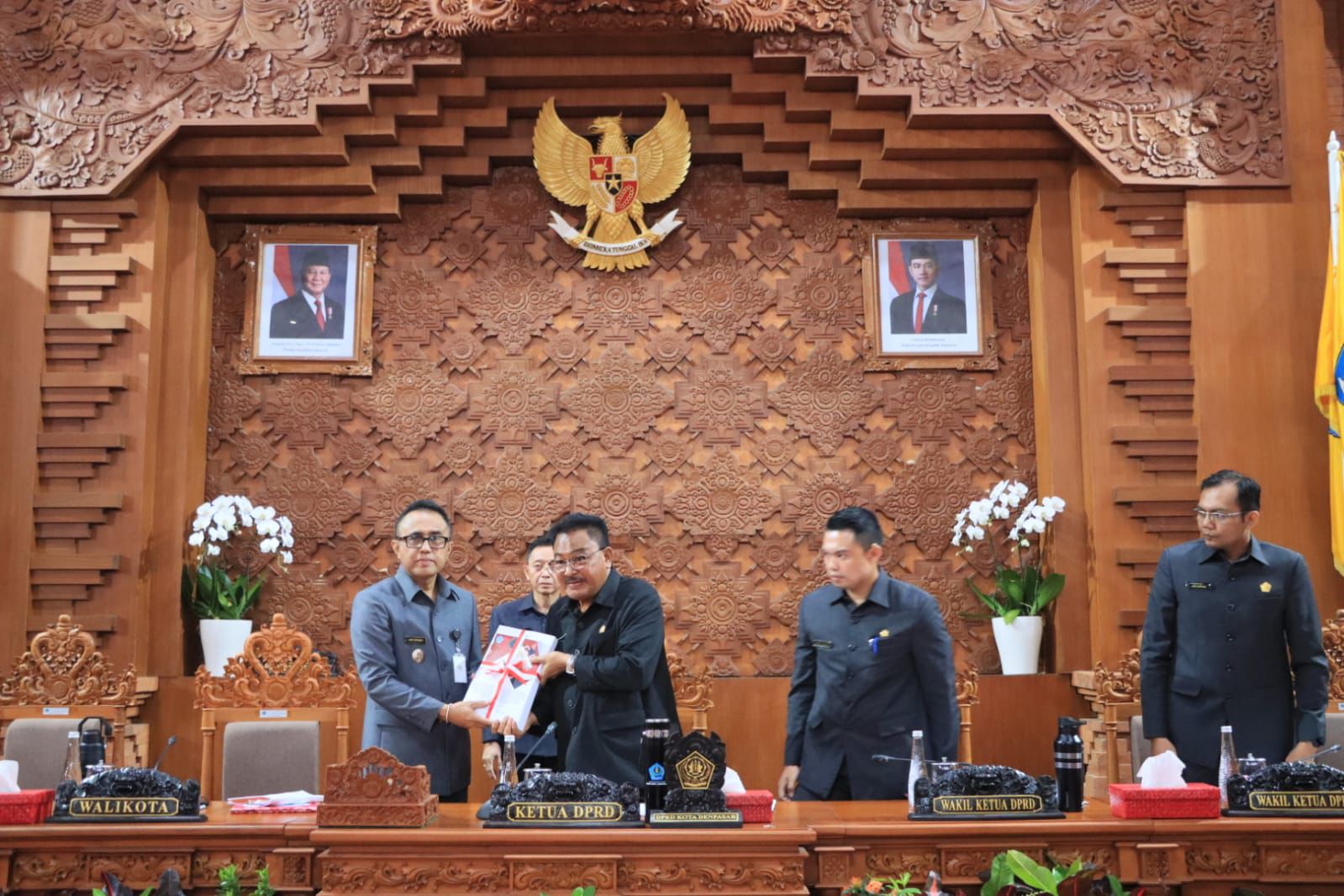 Rapat Paripurna Ke-37 DPRD Denpasar, Wali Kota Jaya Negara Sampaikan Empat Ranperda Strategis, Perkuat Tata Kelola dan Pembangunan Berkelanjutan