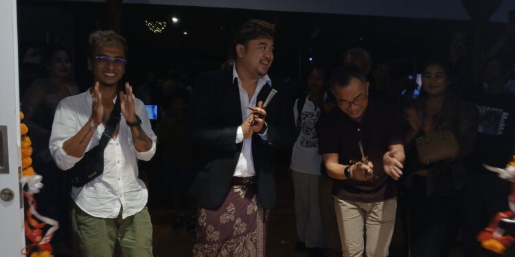 47 Seniman Tampaksiring Gelar Pameran di The Santrian Hotel Sanur Galerry