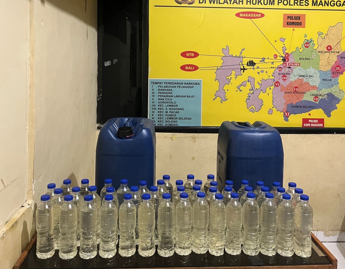 Polres Mabar Sapu Bersih Sopi Ilegal di Labuan Bajo
