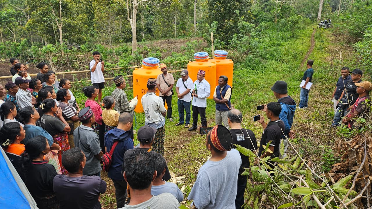 Serap Aspirasi Rakyat, Yohanes Rumat Anggota DPRD Provinsi NTT, Reses di Kota Komba, Bantu Tangki Fiber untuk Tiga Kelompok Tani