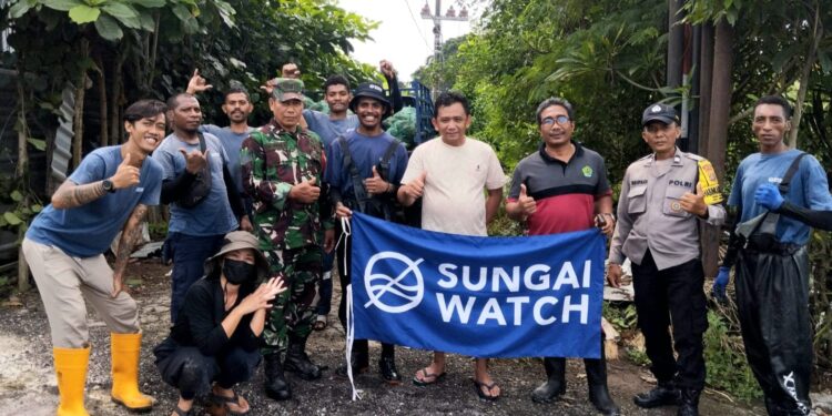 Sungai Watch Gandeng Komponen Masyarakat dan Babinsa Buduk Bersihkan Subak Ayung
