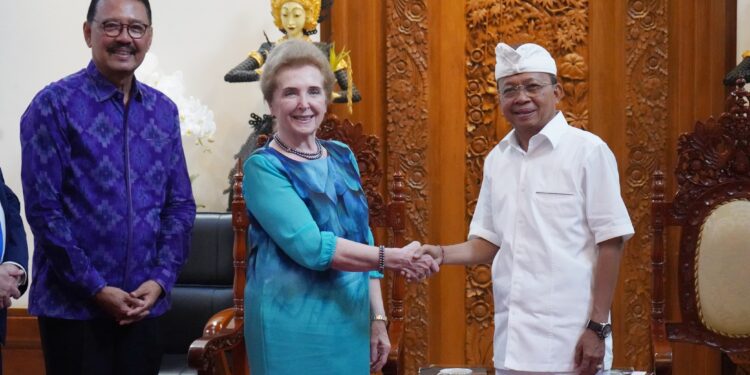 Temui Gubernur Koster, Hungaria Tawarkan 100 Beasiswa tiap Tahun untuk Generasi Muda Bali