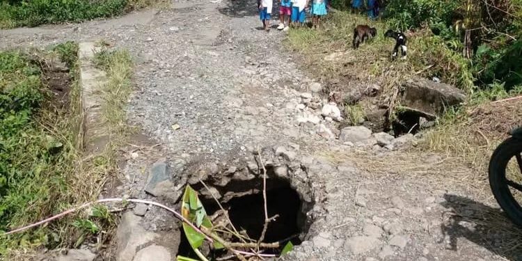 Infrastruktur Jalan di Matim Rusak Parah, Gubernur NTT Janji akan Segera Perbaiki