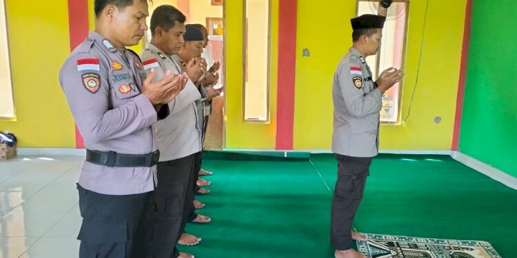 Patut Dicontoh, Polsek Reo Gelar Sholat Ghoib bagi Korban terdampak Bencana di berbagai Daerah