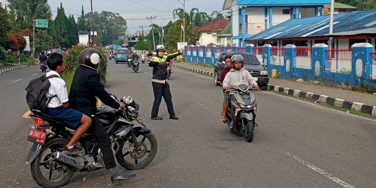 Jelang Nataru, Arus Lalulintas di Manggarai Mulai Padat, Santlantas Gelar Rekayasa