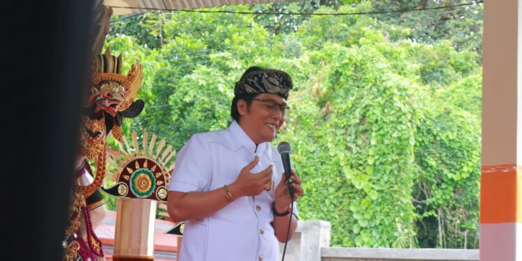 Wagub Giri Prasta Resmikan Kantor Perbekel Banjar, Tekankan Sinergi Pembangunan dan Budaya Bali