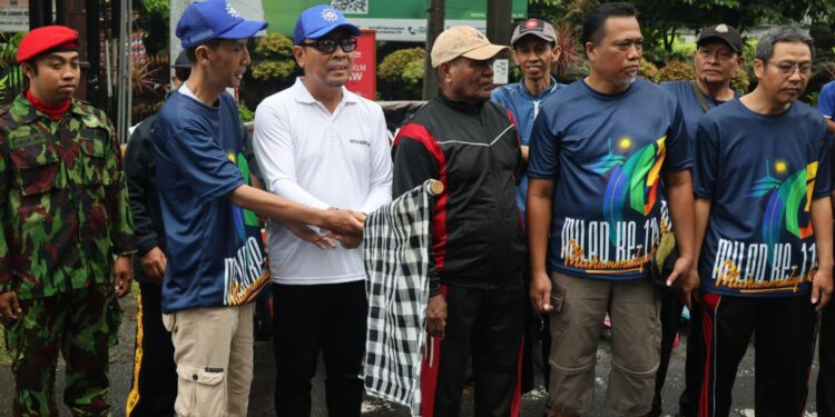 Wawali Arya Wibawa Lepas Jalan Sehat Semarak Milad Muhammadiyah ke-113