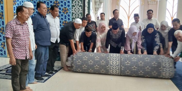 Masjid Agung Pasang Ambal Khusus dari Turki