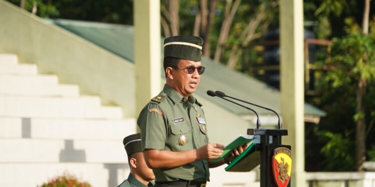 Kodam IX/Udayana Gelar Upacara 17-an, Pangdam Tekankan Kesiapsiagaan dan Pengabdian