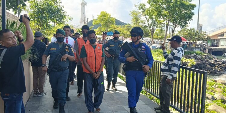 Pemburu Liar Lawan Petugas di TN Komodo, Kontak Senjata Pecah! Tiga Tersangka Dijerat Pasal Berat