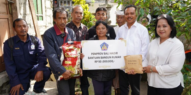 Pemprov Bali Hadir, Salurkan Bantuan Pembangunan Rumah di Kintamani dan Kursi Roda untuk Pasien RS Manah Shanti Mahottama