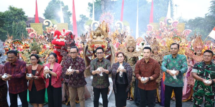 Kota Denpasar ‘Melepas Matahari 2025’ Dengan Sajian Pementasan Budaya