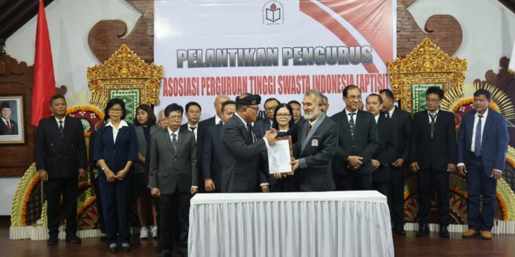 Pj. Sekda Denpasar Eddy Mulya Hadiri Pelantikan Pengurus APTISI Provinsi Bali 2025-2030
