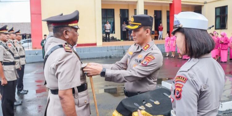 Kapolres Manggarai Pimpin Upacara Sertijab Pejabat Utama Polres Manggarai