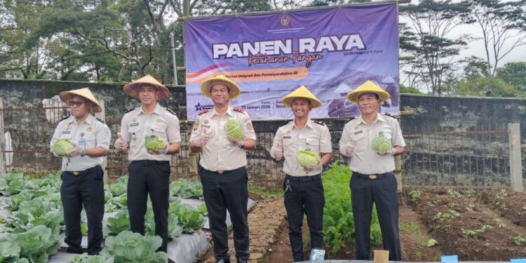 Peduli Sesama, Rutan Kelas llB Ruteng, Bantu Korban Bencana