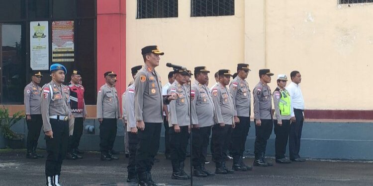 Pimpin Apel, Kapolres Manggarai Tekankan Disiplin dan Larangan Konsumsi Miras