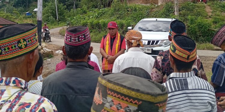 Laksanakan Reses, Paulus Yohanes Yorit Poni, Anggota DPRD Matim Gelar Bhakti Gotong Royong Bangun Pemipaan Air Minum dan Bak di Kampung Marowaning, Elar